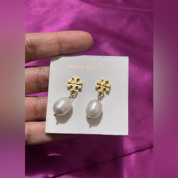 NWT Tory Burch pearl earrings with dust bag. - Picture 3 of 7